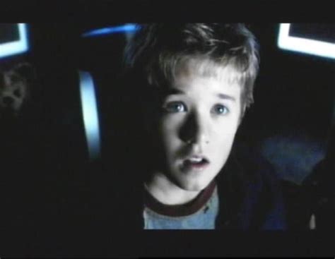 Picture of Haley Joel Osment in A.I. Artificial Intelligence - hjo-ai-062.jpg | Teen Idols 4 You