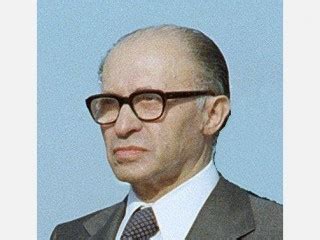 Menachem Begin biography, birth date, birth place and pictures