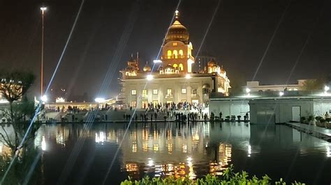 BEAUTIFUL NIGHT VIEW OF GURUDWARA BANGLA SAHIB 🙏 - YouTube