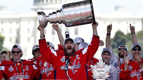 Alex Ovechkin brings the Stanley Cup to the World Cup - Chicago Tribune