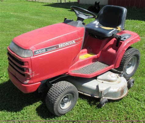 Honda 4518 lawn mower in Oak Grove, MO | Item L2783 sold | Purple Wave