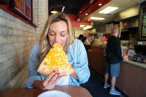 Top 10 Spots for the Best Pizza in Milwaukee | 2023 Foodie Guide