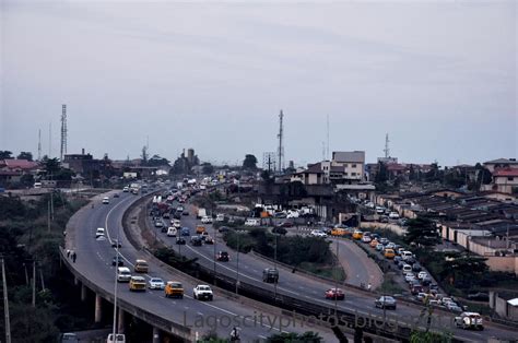 Yuletide: Traffic lightens on Lagos roads