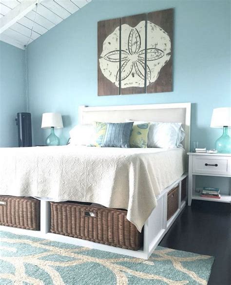 Awesome 99 Modern Coastal Master Bedroom Decorating Ideas. More at http://99homy.com/2018/02/20 ...