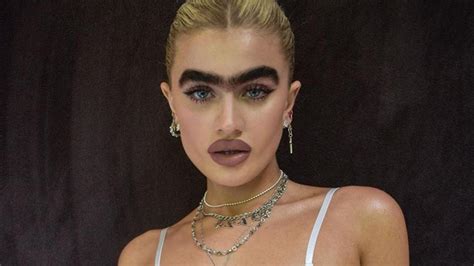 Model famous for her monobrow flaunts weird bikini on Instagram | Photo