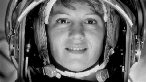 10 Trailblazing Female Pilots To Know For Women Of Aviation Week ...