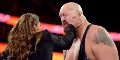 Stephanie McMahon's 5 Biggest Failures In WWE (& Her 5 Greatest Successes)