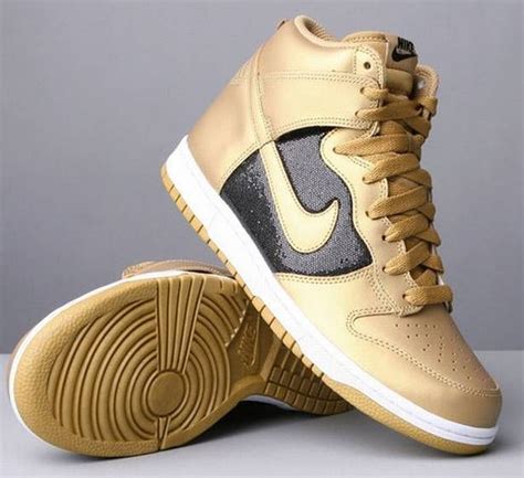 and i want these! | Nike shoes women, Nike free shoes, Gold sneakers