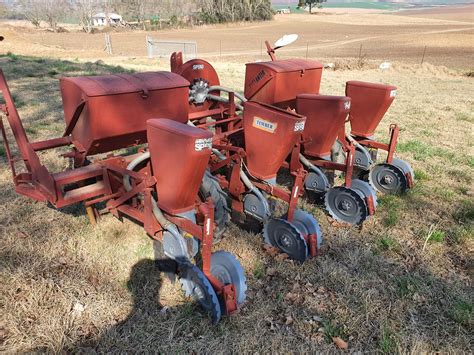 4 Row Maize Planter - Butch Pike Sales