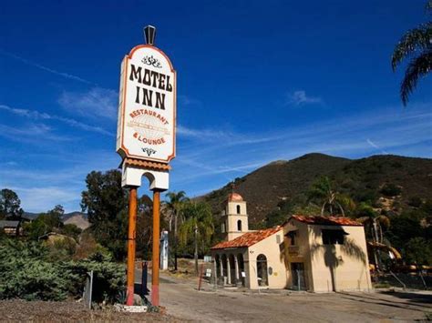 1925. The world's first motel was the Motel Inn in San Luis Obispo, California and was built by ...