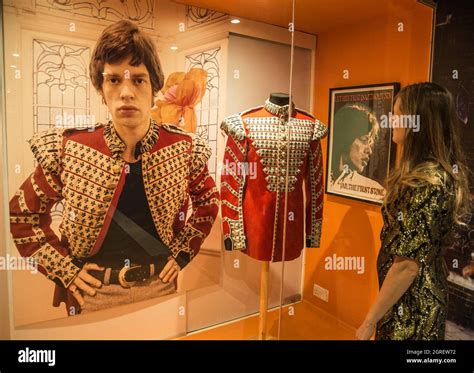 1960s counterculture hi-res stock photography and images - Alamy