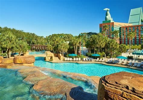 Best Hotels Near Disney World with a Shuttle - Money We Have