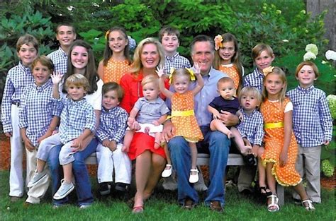 Mitt Romney's Christmas Card Showcases Large Family | HuffPost