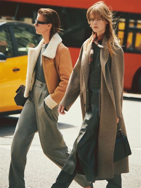 12 Chic City Outfits That Make Dressing for Fall Effortlessly Easy | Vogue