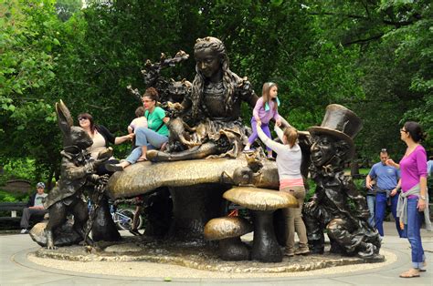 File:Children-play-on-alice-in-wonderland-sculpture-central-park-new-york-3.jpg - Wikimedia Commons