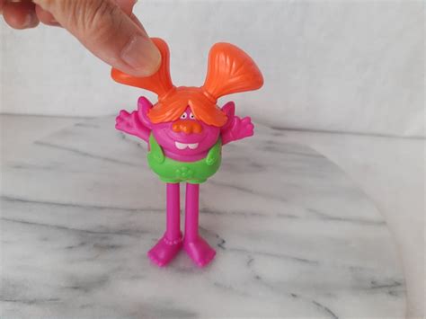 Boneco Legsly do Trolls world tour col. McDonald's usado - Taffy Shop - Brechó de brinquedos