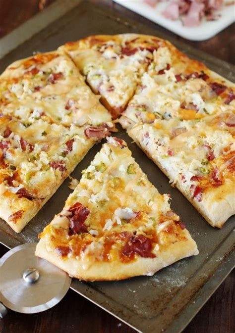 Reuben Pizza | Pizza recipes homemade, Grilled pizza recipes, Reuben ...