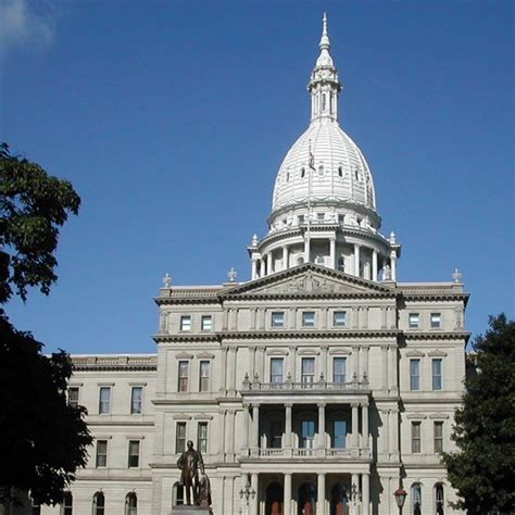 The Citizens Guide to the Michigan Legislature by Michigan Senate