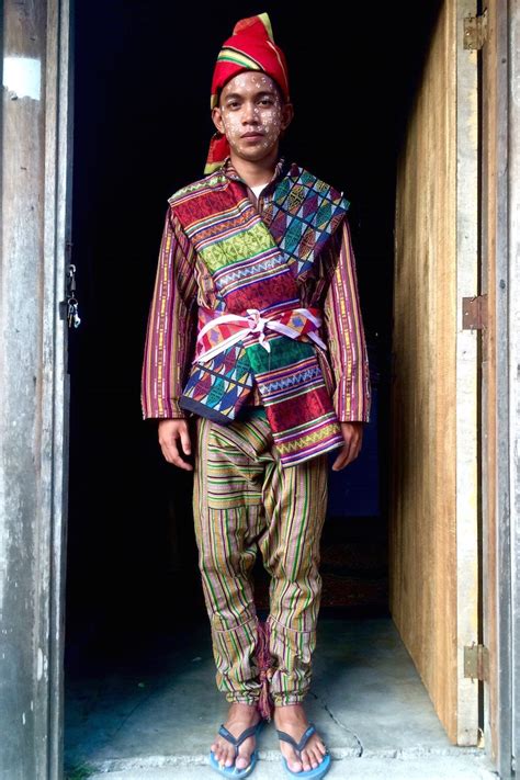 Yakan-tribe-Zamboanga-city-traditional-dress-mindanao-philippines ...