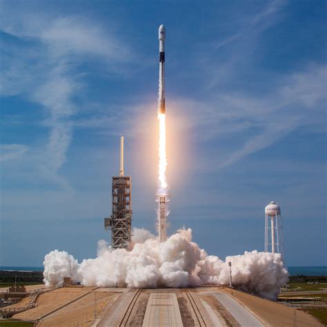 SpaceX Falcon 9 Rocket Dragon Wallpapers - Wallpaper Cave