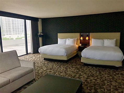 Hilton Miami Downtown Hotel in Miami (FL) - Room Deals, Photos & Reviews