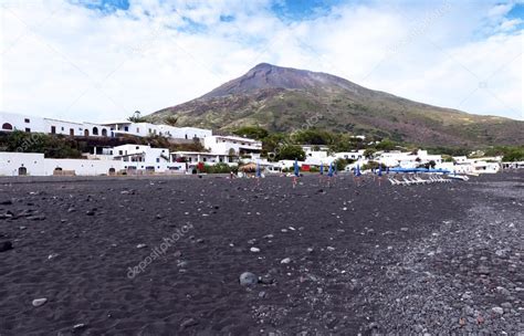 Stromboli Island — Stock Photo © Nazzu #18561623