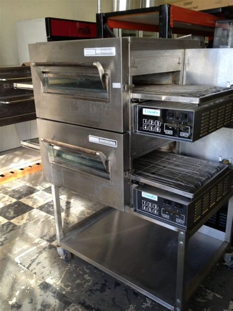 #132 Conveyor Pizza Oven