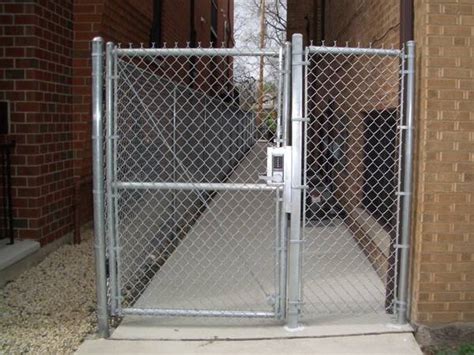 Single Swing Gates – Providing A Convenient Entrance for Pedestrians