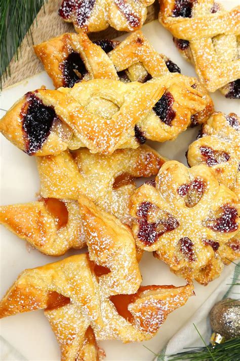 Puff Pastry Christmas Desserts | Christmas recipes easy, Easy puff pastry, Christmas food