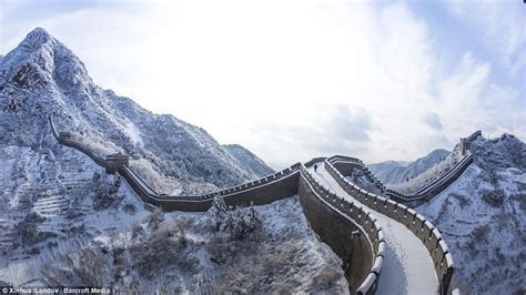 Stunning images show the Great Wall of China in a blanket of snow ...