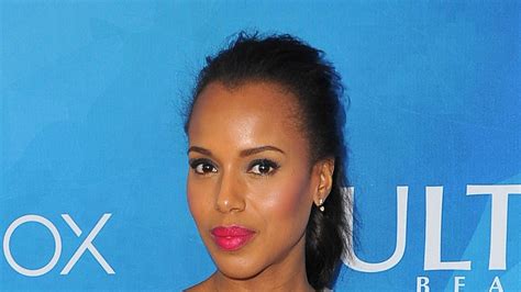 Kerry Washington Pairs Neon Lipstick and Navy Eyeliner With a Messy Ponytail | Vogue