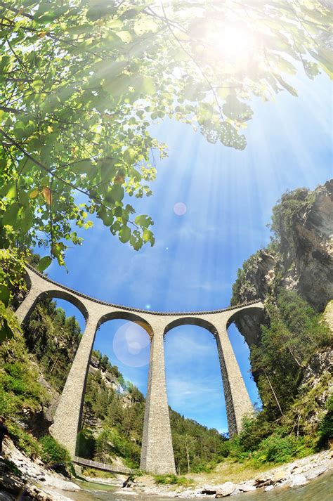 The Landwasser viaduct in Switzerland - a great experience! | スイス, 旅, 世界遺産