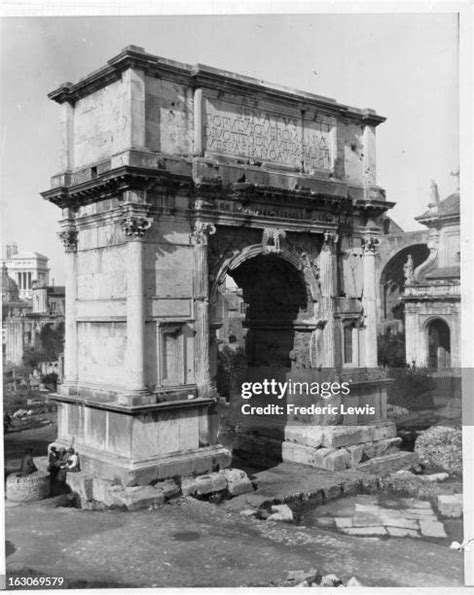 Arch Of Titus Photos and Premium High Res Pictures - Getty Images