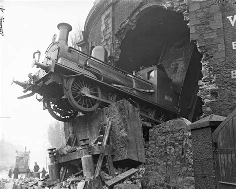 Harcourt Street railway line - Wikipedia, the free encyclopedia | Locomotive vapeur, Machine à ...