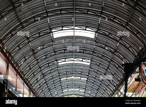 Roof with Aluminum Foil Insulation Stock Photo - Alamy