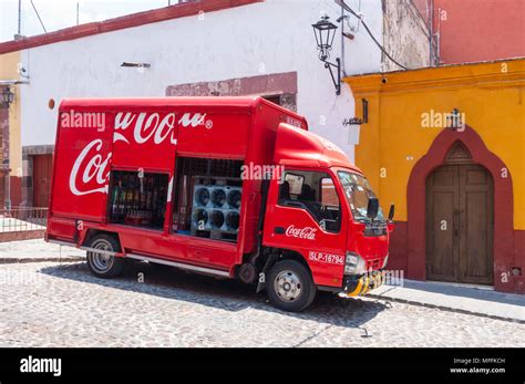 Coca cola delivery truck hi-res stock photography and images - Alamy