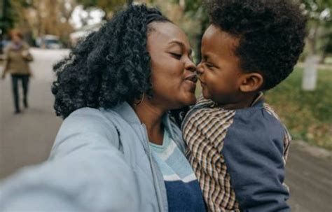 Parenting: Is it ok to kiss your kids on their lips? | Fakaza News