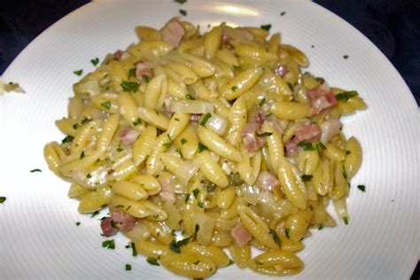 Gnocchetti sardi all'indivia | Ricetta | Ricette, Idee alimentari, Cibo etnico