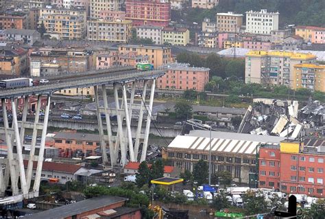 At least 35 dead after cars plunge off collapsed bridge in Italy ...