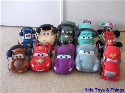 Disney Pixar CARS 2- MACK TRUCK Plush 21cm Soft Toy BNWT