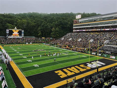 Appalachian State Football Photograph by Andrew Plyler - Fine Art America