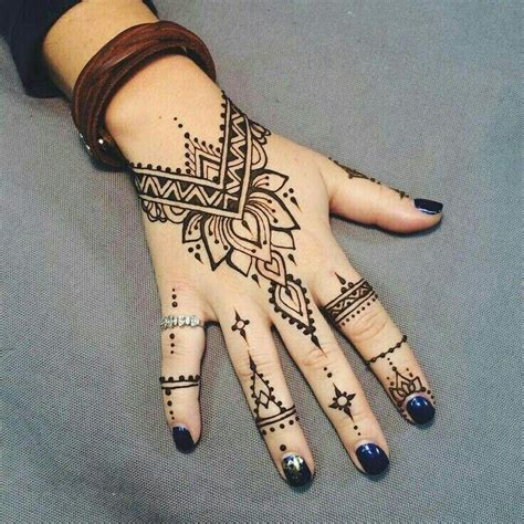 Henna Tattoo Diy, Simple Henna Tattoo, Henna Tattoo Muster, Diy Henna ...