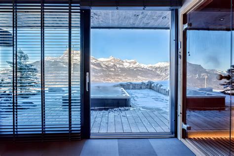 5 extra fancy chalets in the Alps for your winter holidays