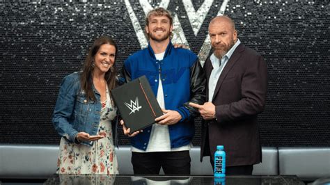 Logan Paul Signs WWE Contract Through 2023 - Variety