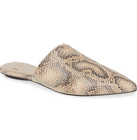 The 25 Best Comfortable Flats That Won't Cause Pain | Who What Wear