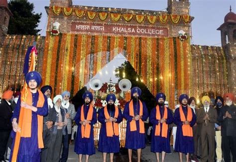 Amritsar: Khalsa College students create world record, carry out ...