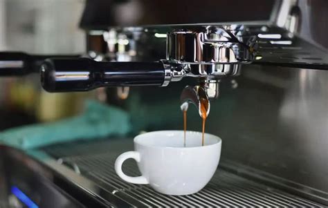 How to Select the Perfect Commercial Coffee Machine for Your Cafe