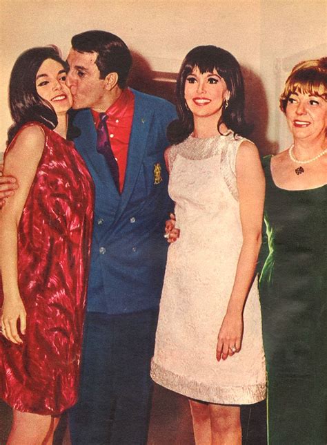 Photoplay - July, 1967 Marlo Thomas, Girls In Love, Peplum Dress, Ted, Sisters, Anne, Family ...