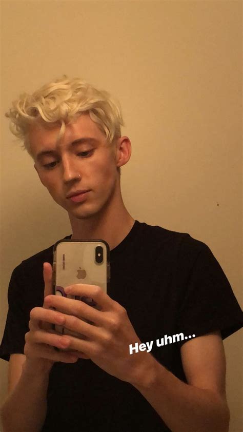 Hey uhm... | Troye sivan, Celebrities, Pretty people