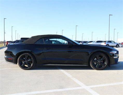 2023 FORD MUSTANG EcoBoost 2dr Convertible - Perú Car Import